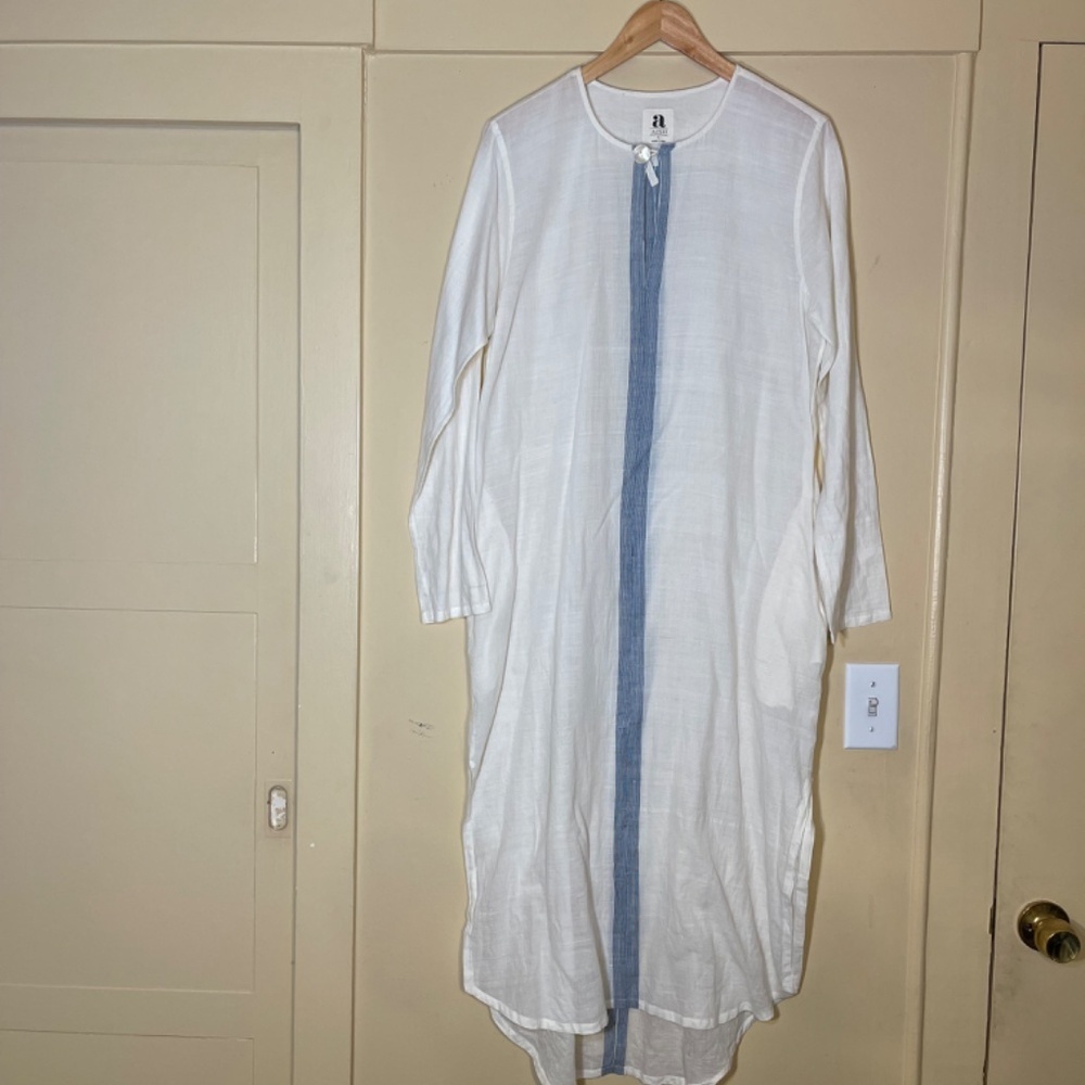 Dress - Picture 4 of 11